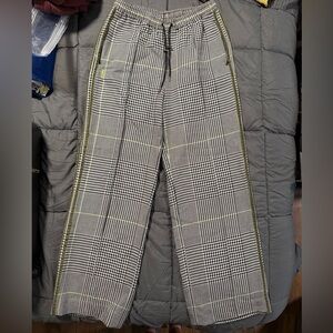 Houndstooth Ivy Park wide leg pants w green accents- size M
